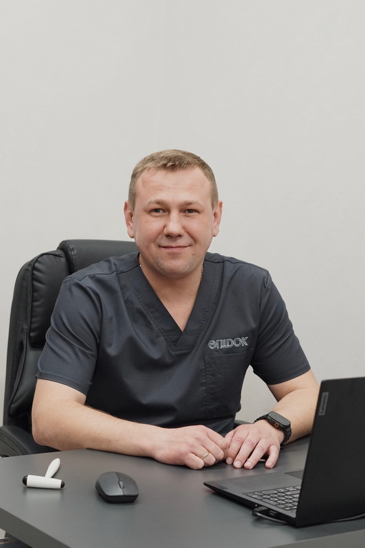 <center>Директор, невролог</center> <br> <center>Куліковський Ярослав Андрійович</center> Image